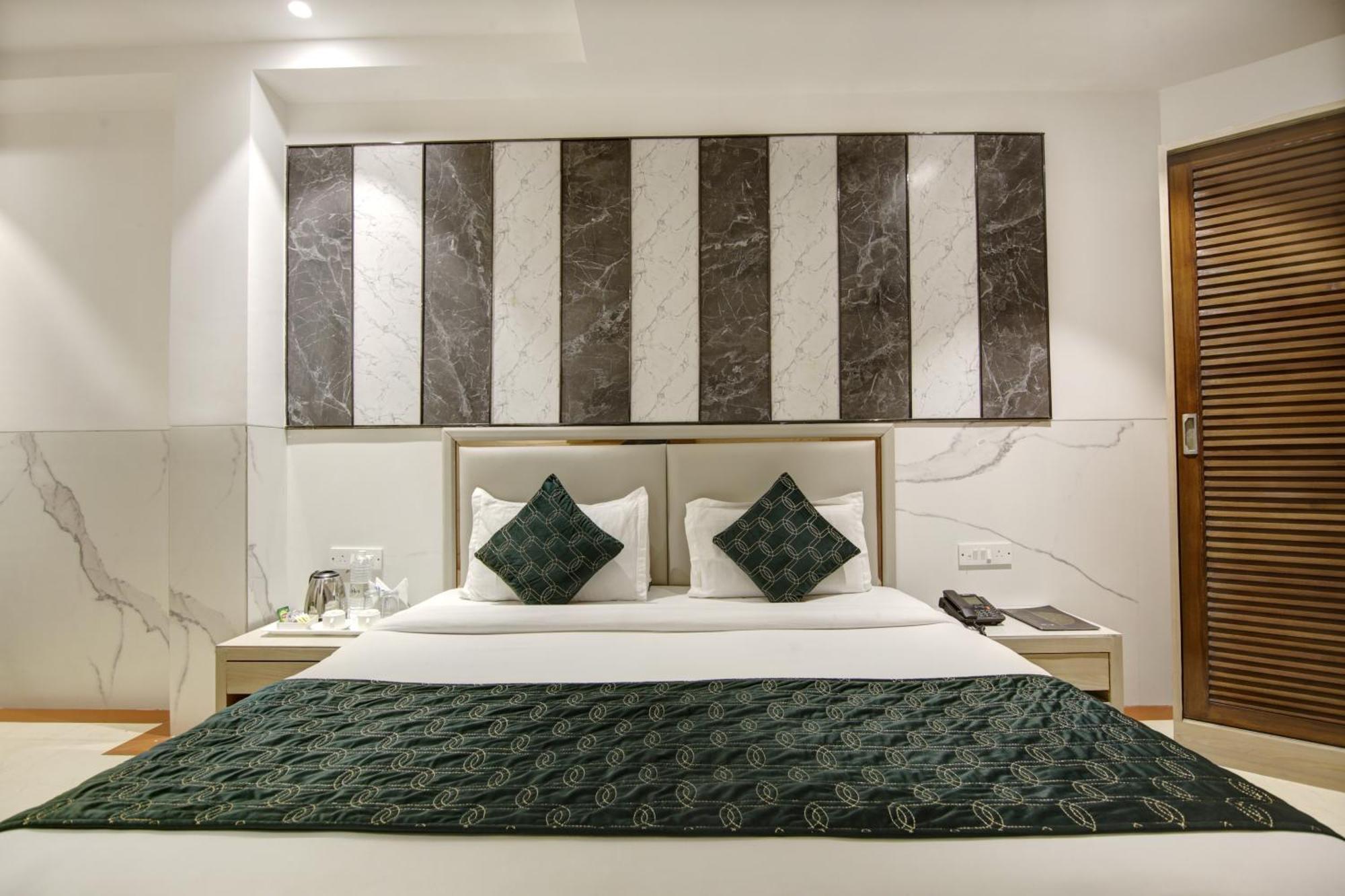 Hotel Delhi 37 By Star Group Near Delhi Airport New Delhi Exteriör bild